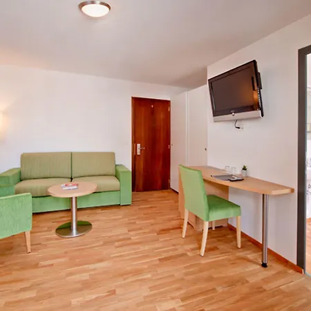 Bristol Hotel 3*