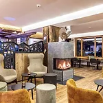 Bristol Hotel 3*