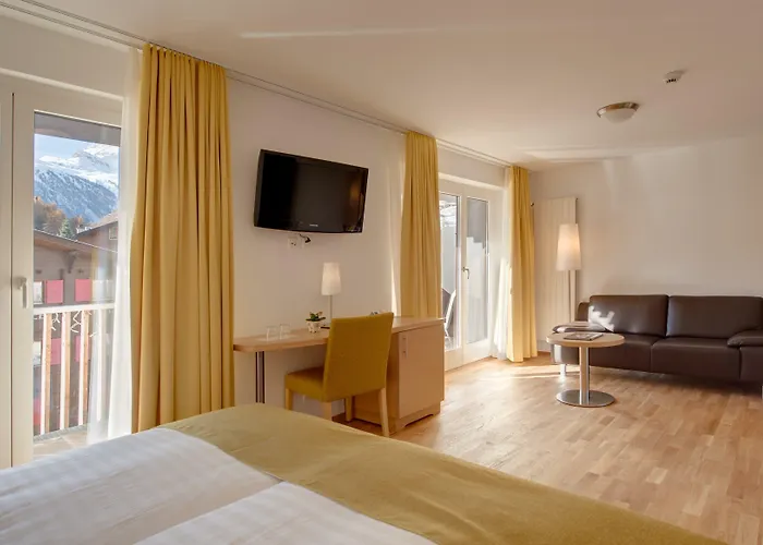 Bristol Отель 3*